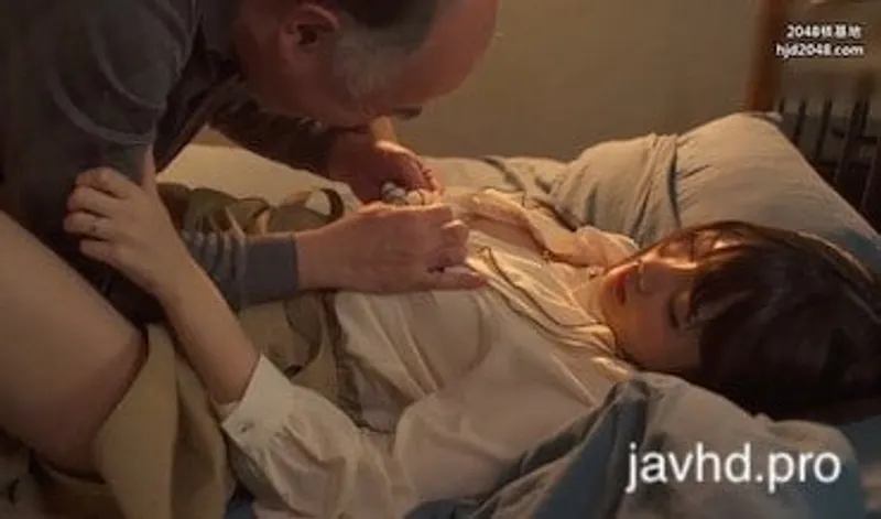 Người chồng đi vắng vợ yêu bị lão già gần nhà hiếp suzu harumiya